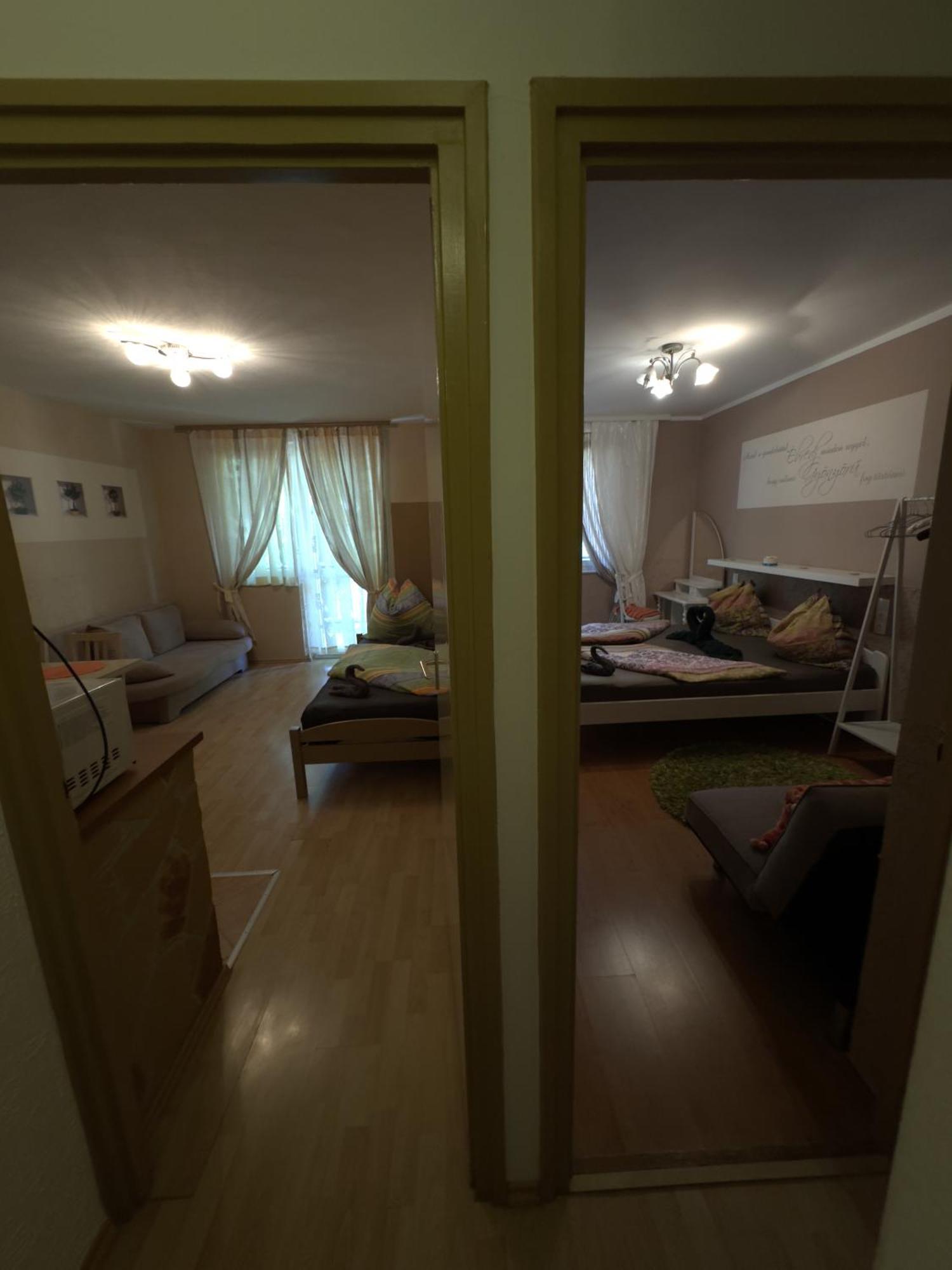 Rozsa Apartman 2 Альшоэрш Номер фото