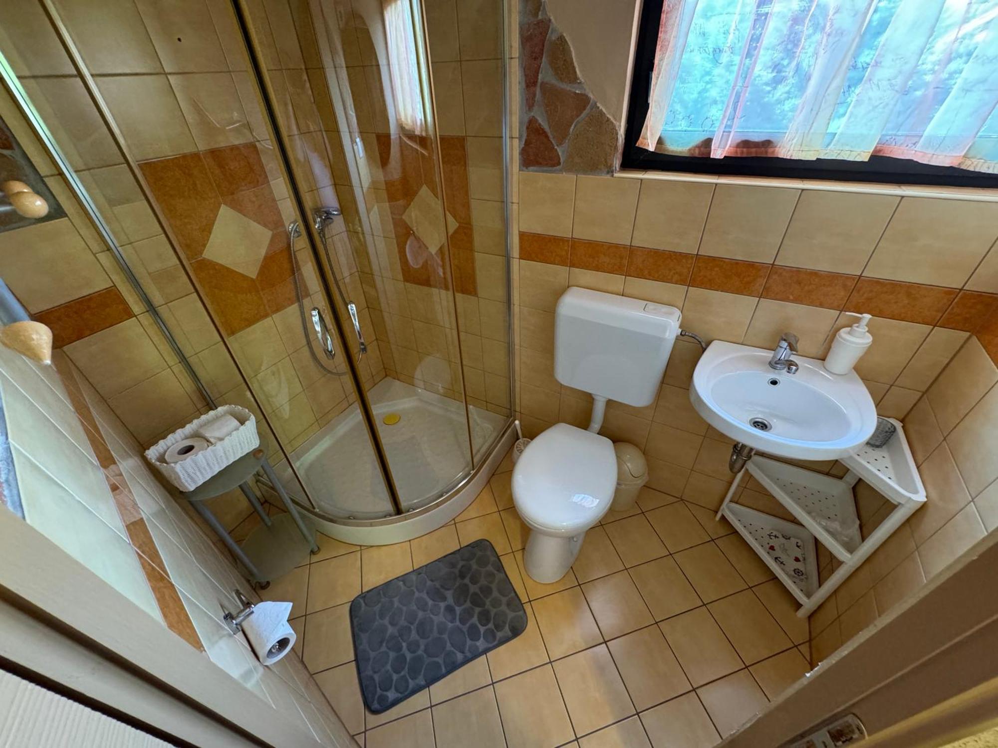 Rozsa Apartman 2 Альшоэрш Номер фото
