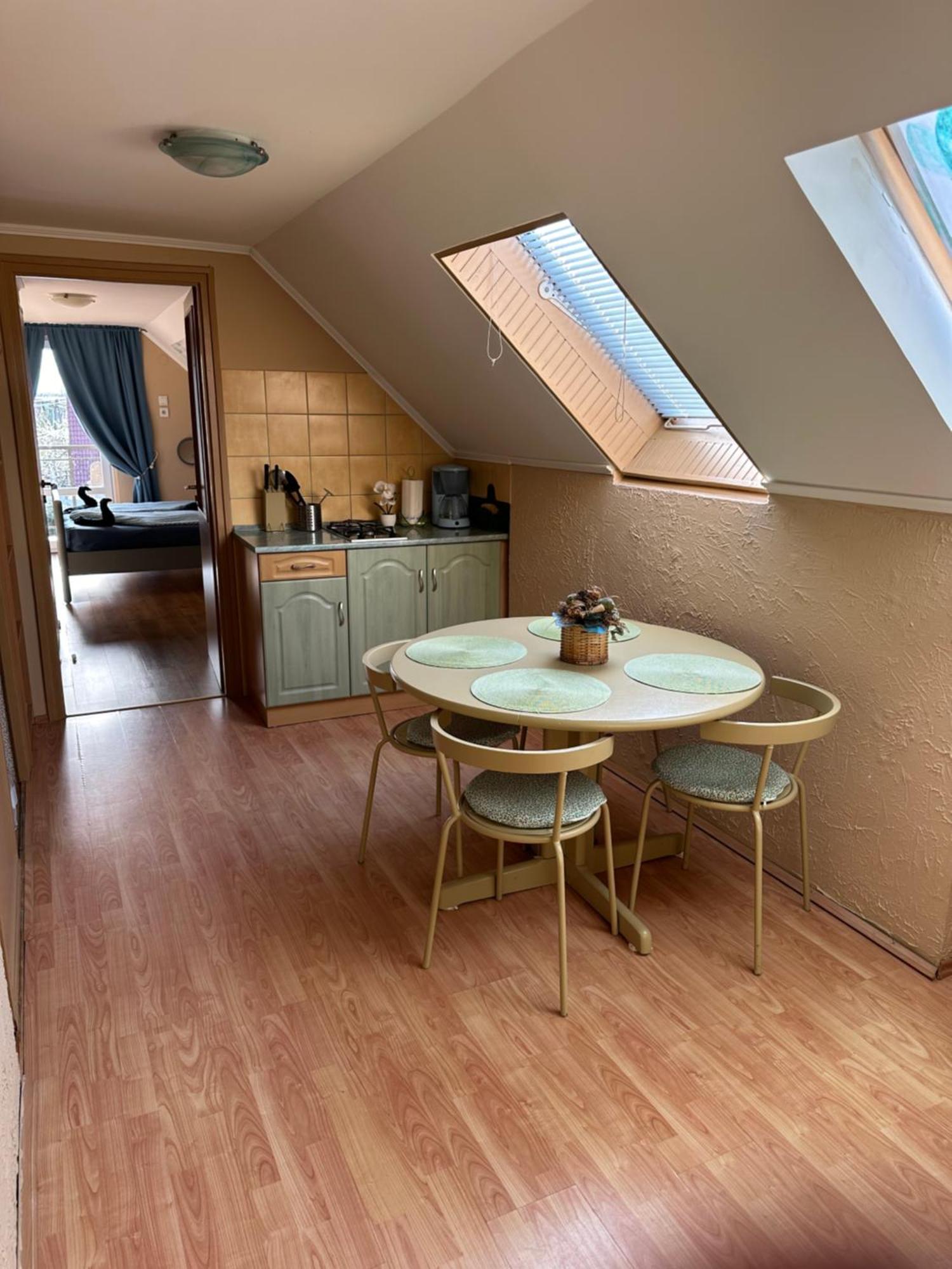 Rozsa Apartman 2 Альшоэрш Номер фото