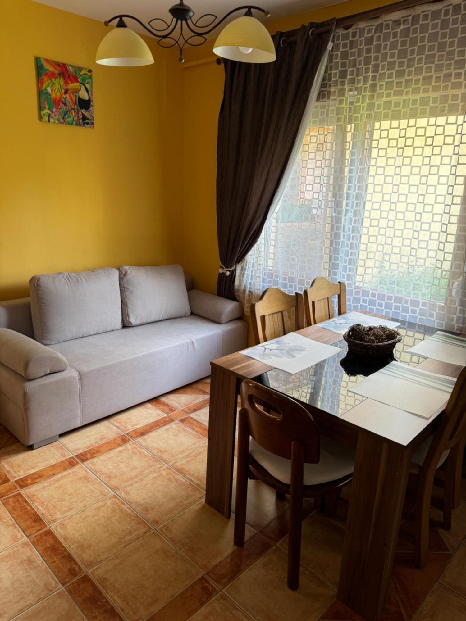 Rozsa Apartman 2 Альшоэрш Номер фото