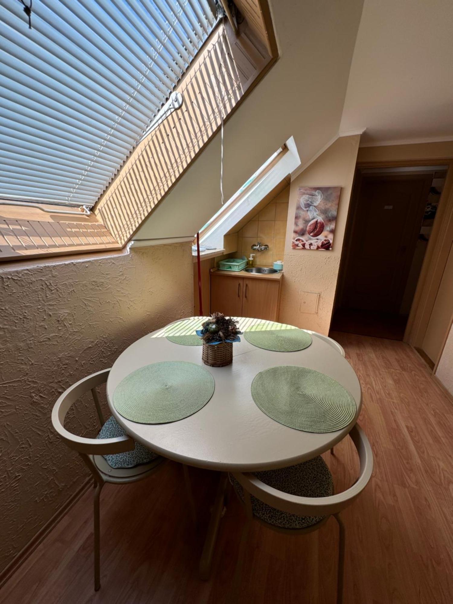 Rozsa Apartman 2 Альшоэрш Номер фото